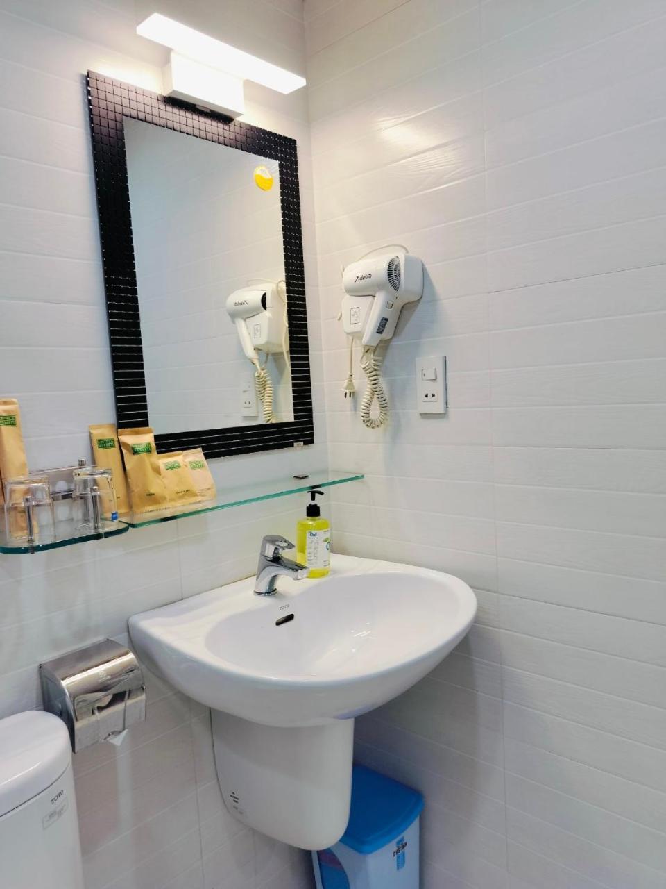 Adventure Hotel Thành Pho Ho Chí Minh Esterno foto